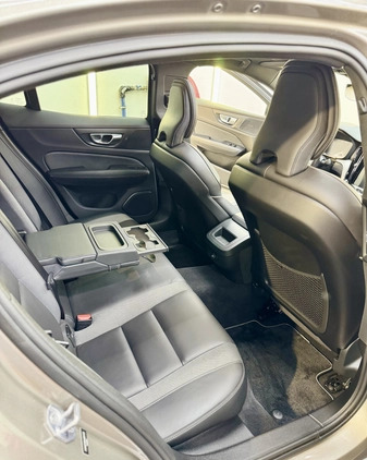 Volvo S60 cena 106000 przebieg: 125000, rok produkcji 2019 z Warszawa małe 67